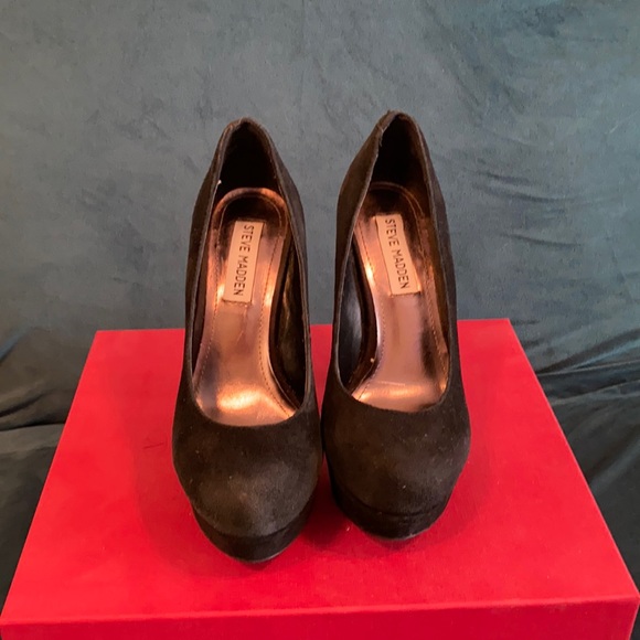 Steve Madden Black Suede Pumps - Picture 1 of 4